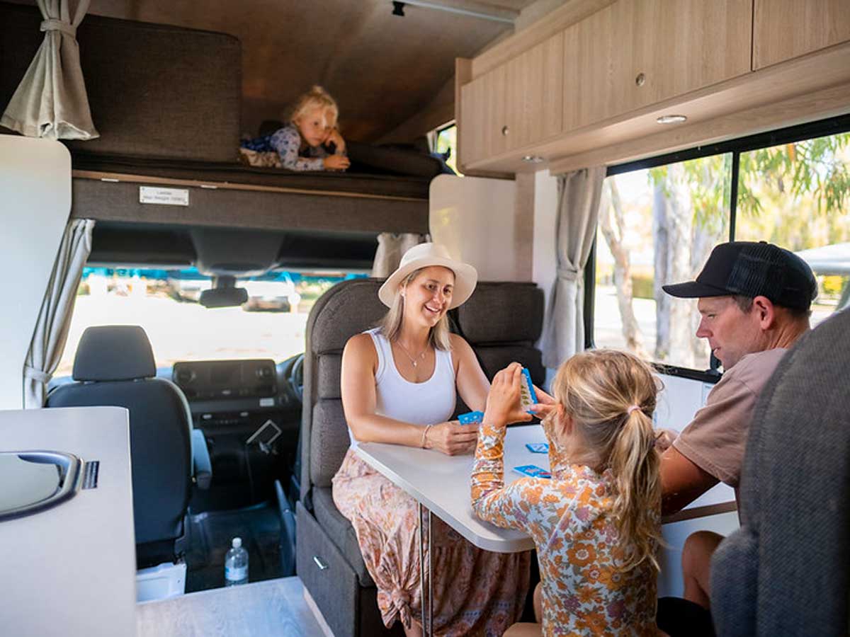 Euro Deluxe - dinig area view