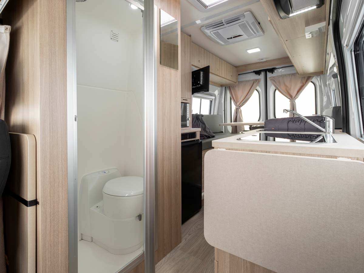 Euro Min - bathroom view