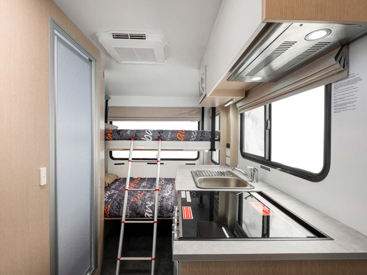 Apollo Euro Quest - bedroom view