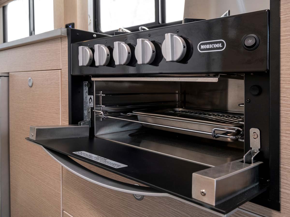 Apollo Euro Quest - inside kitchen area view