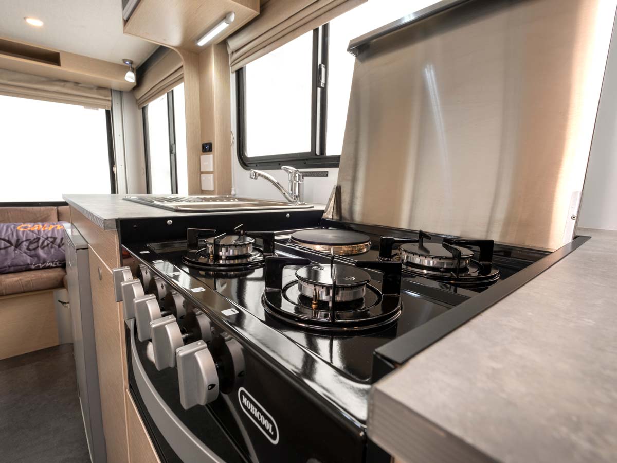 Apollo Euro Quest -  kitchen floor view