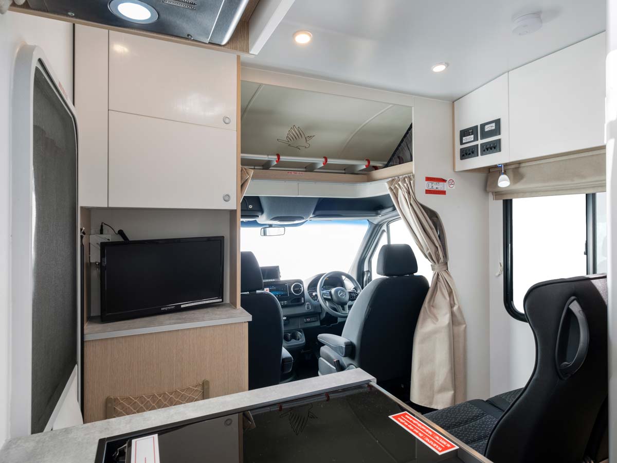 Apollo Euro Quest - living area view