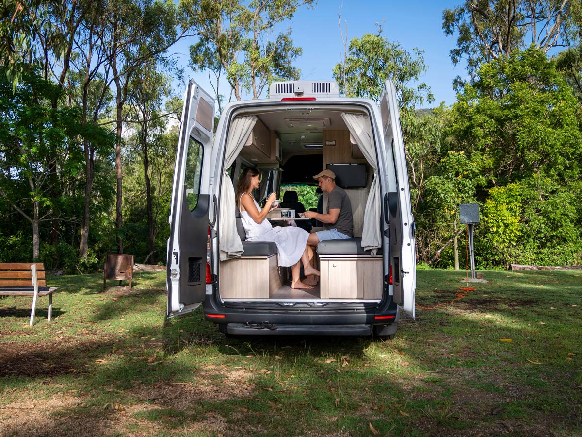 Apollo Euro Tourer -  rear view