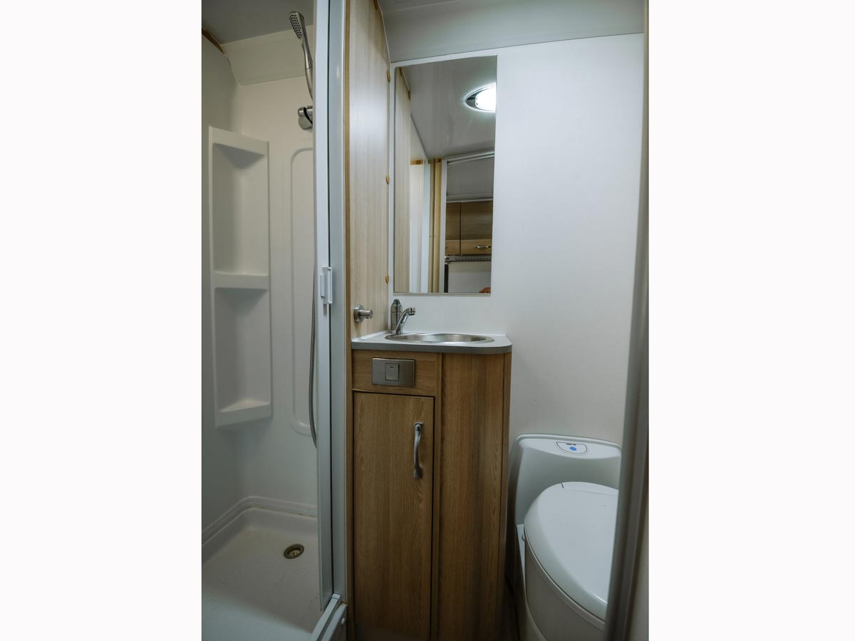 CT 4 Berth Adventurer -  bathroom view