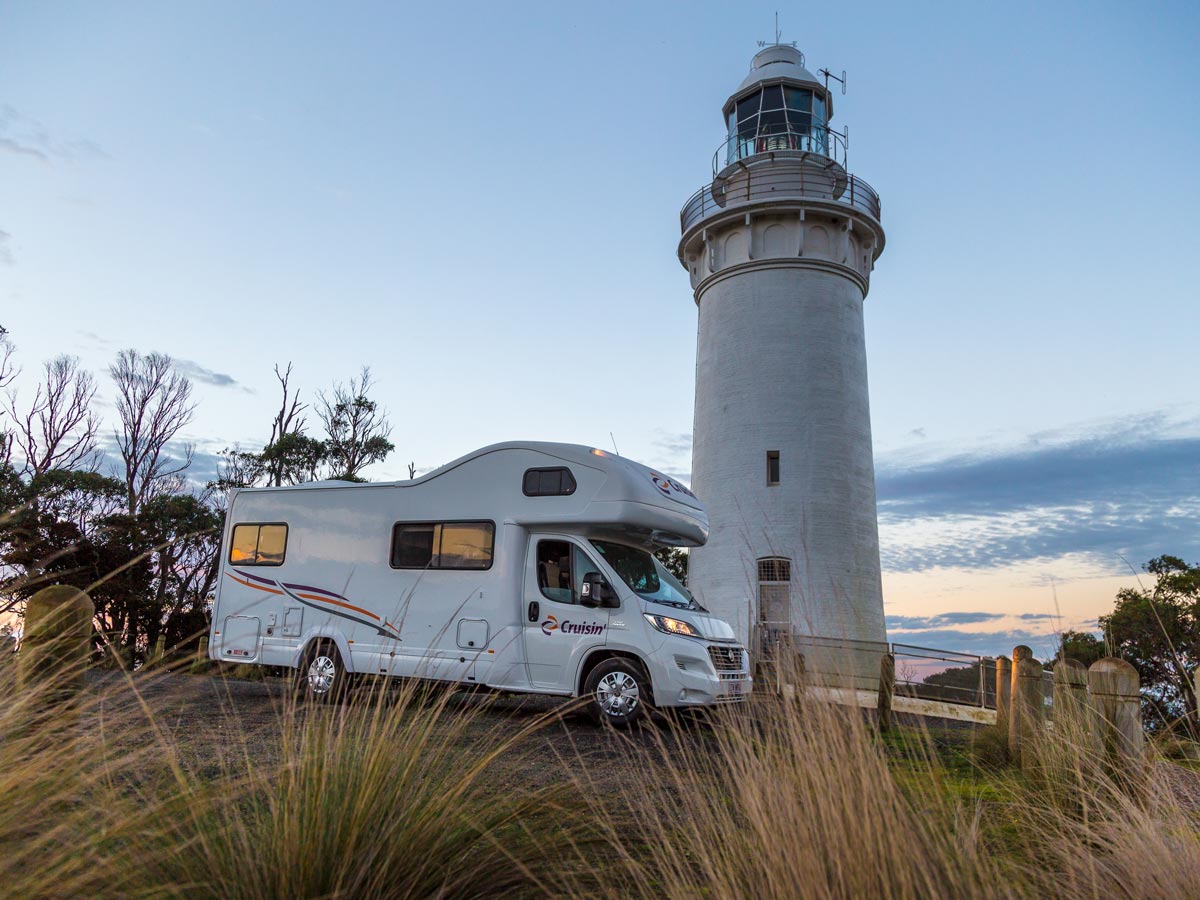 CT 6 Berth Discovery - side view