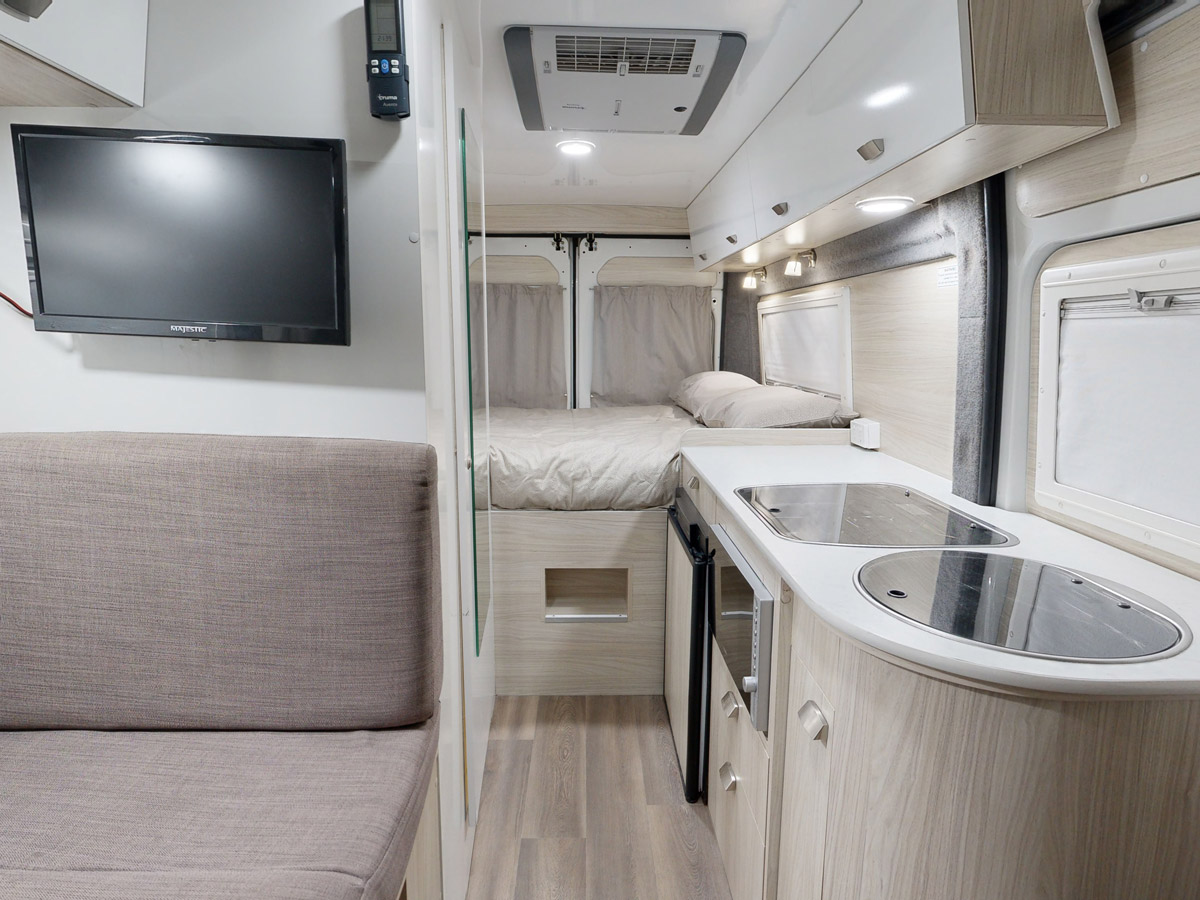 GC 2 Berth Tamar -  Living area view