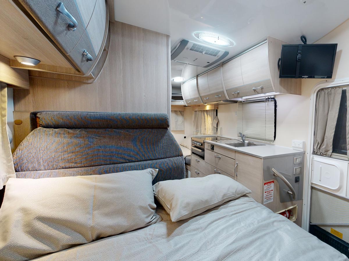 GC 6 Berth Derwent  - bedroom view