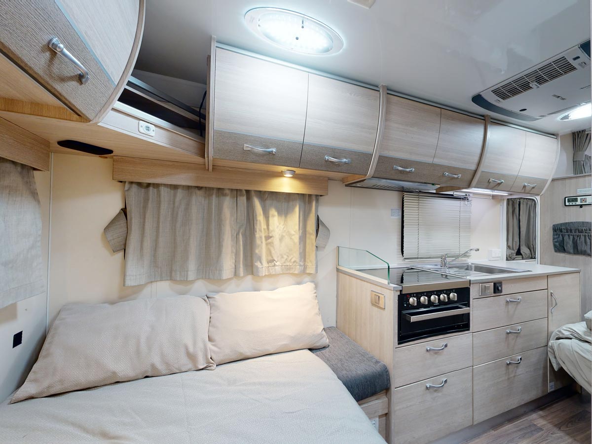 GC 6 Berth Derwent  - bedroom front view
