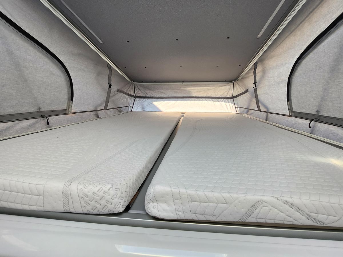 LJ Atlas Motorhom - childrean bedroom view