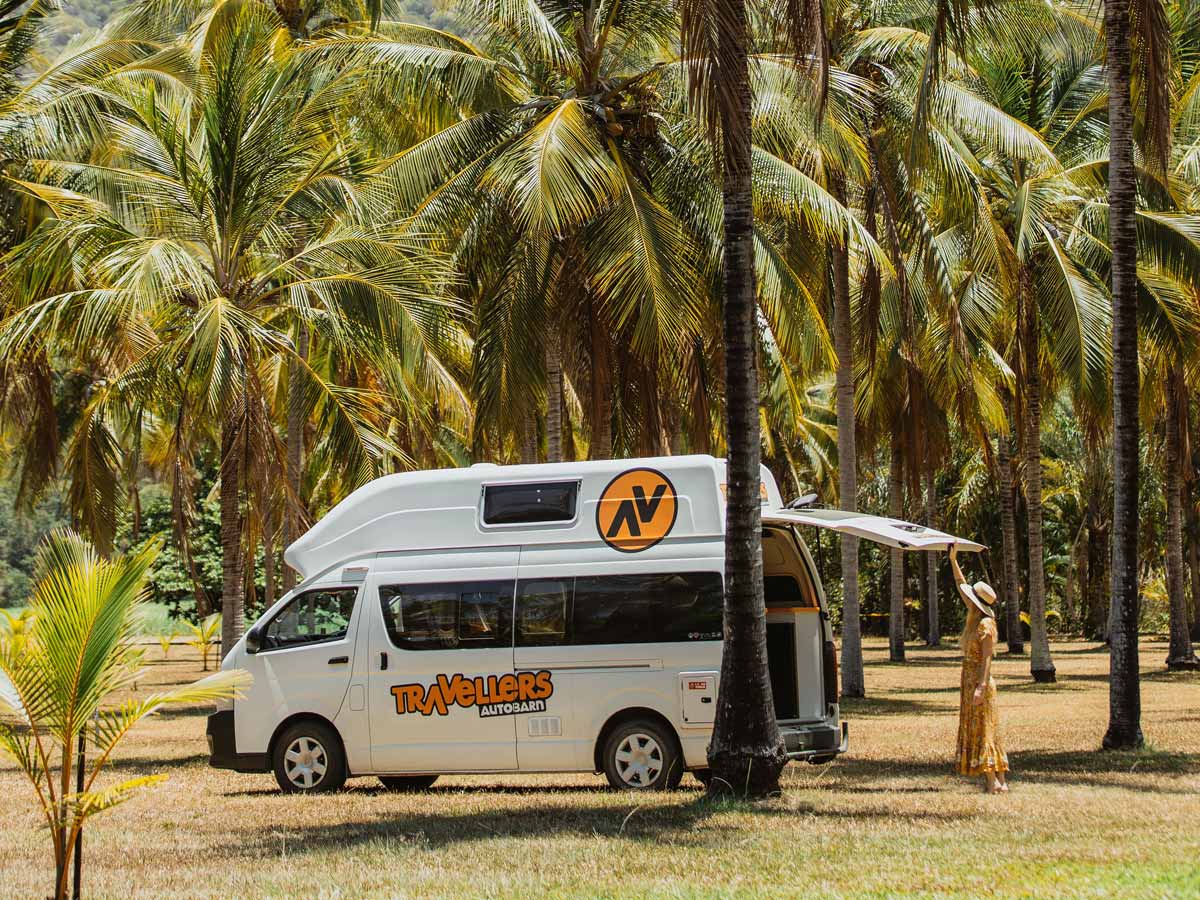 TAB Hi5 Camper - Backside view