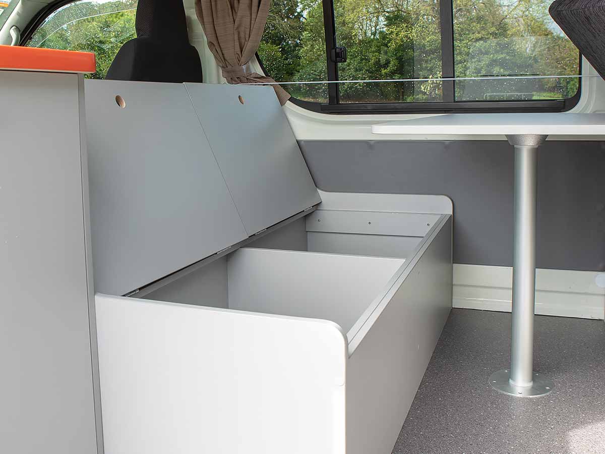 TAB Hi5 Camper - storage view