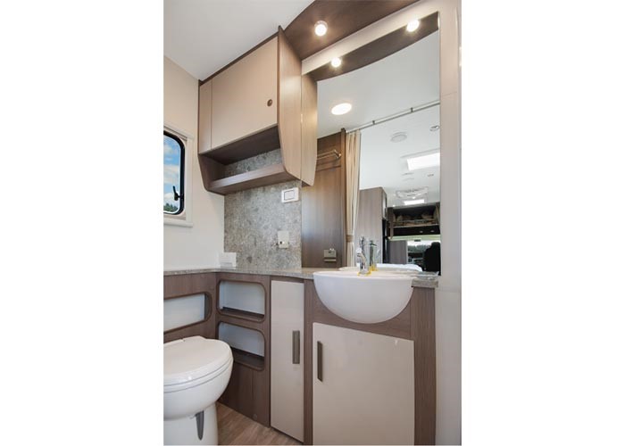 LJ 6 Berth Royale - bathroom view