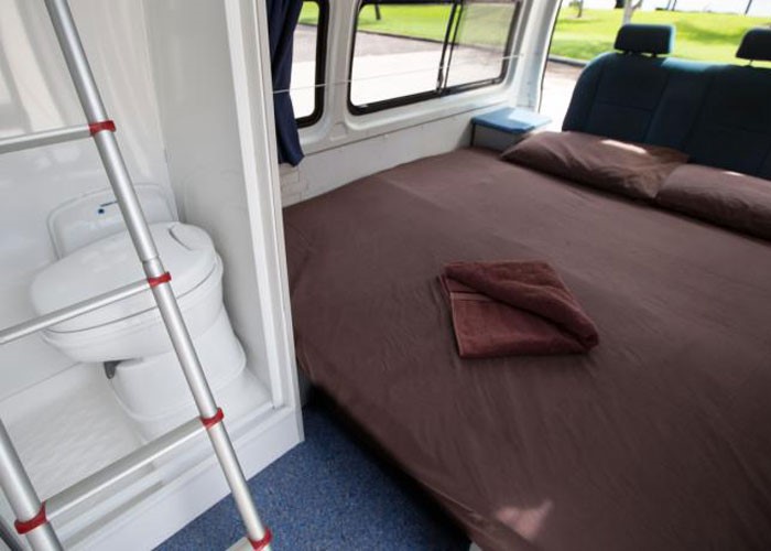 Paradise with Shower & Toilet - bedroom view